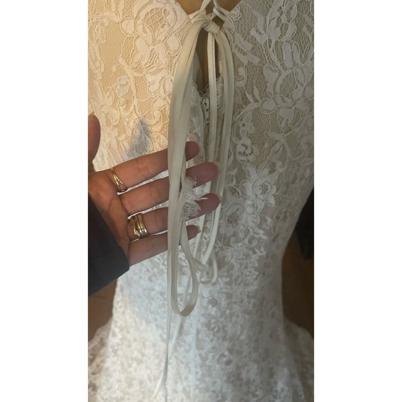 Ethereal Elegance: Exquisite Essense of Australia D2467 Wedding Dress - Picture 8 of 17